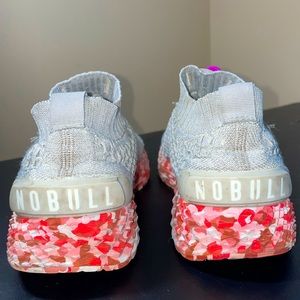 WHITE WILD ROSE KNIT RUNNER (WOMEN'S) size 7.5 US